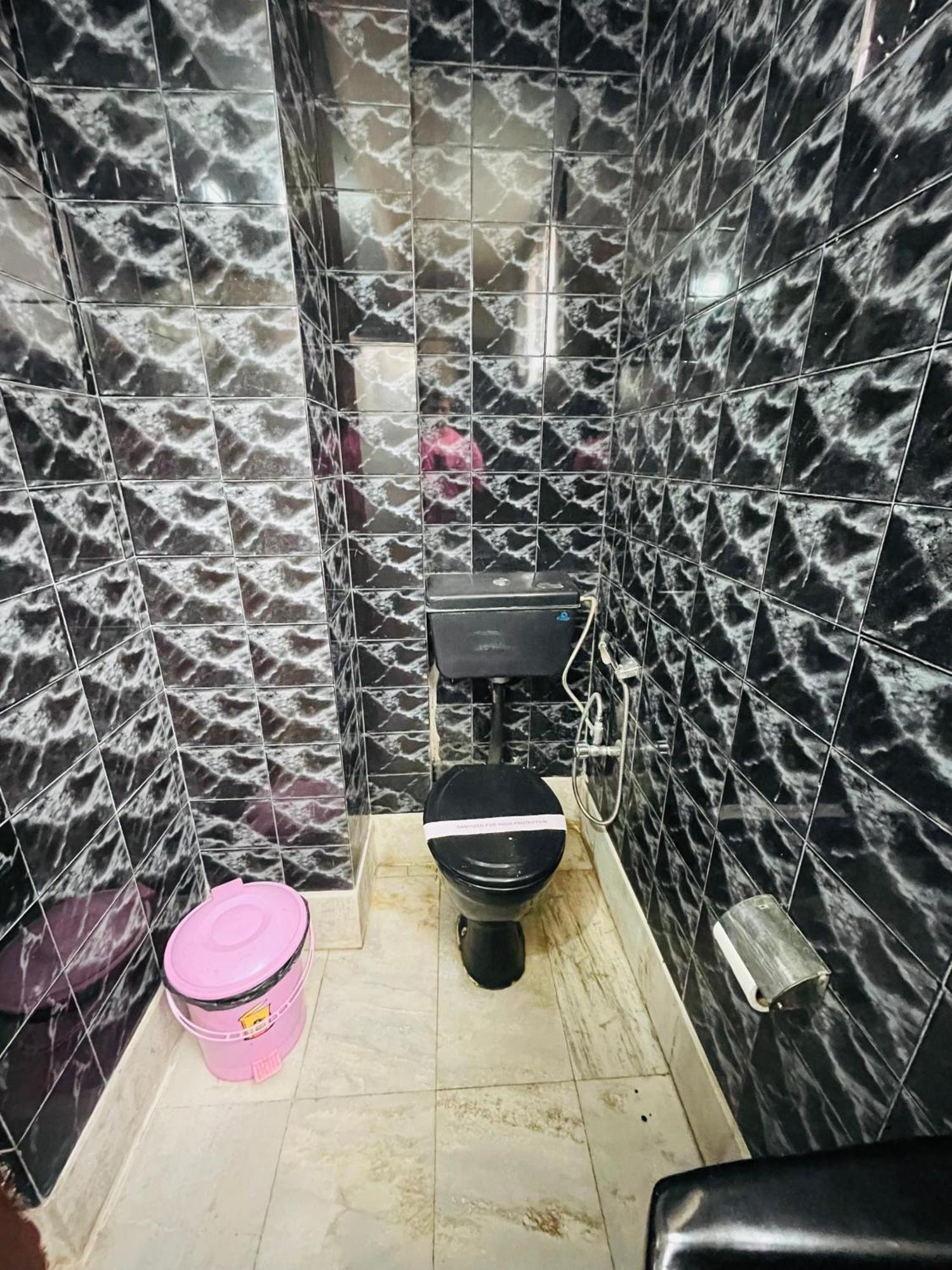 אגרה Hotel Palm Street Near Taj מראה חיצוני תמונה